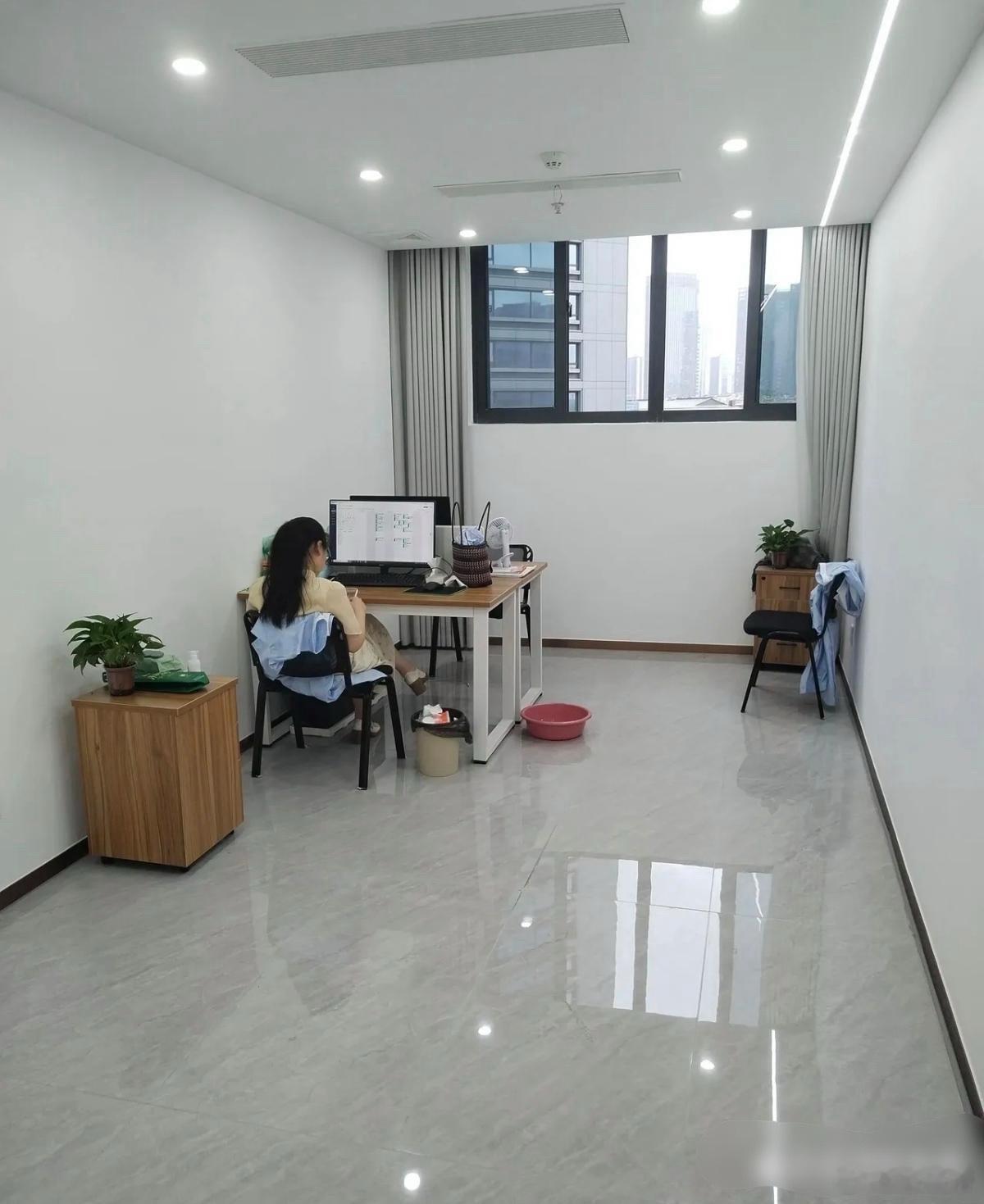 终于知道为什么都想当公务员了 