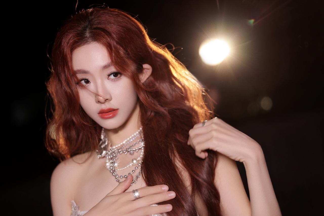 喻言：迷人的红发美拉德港风小美人鱼
