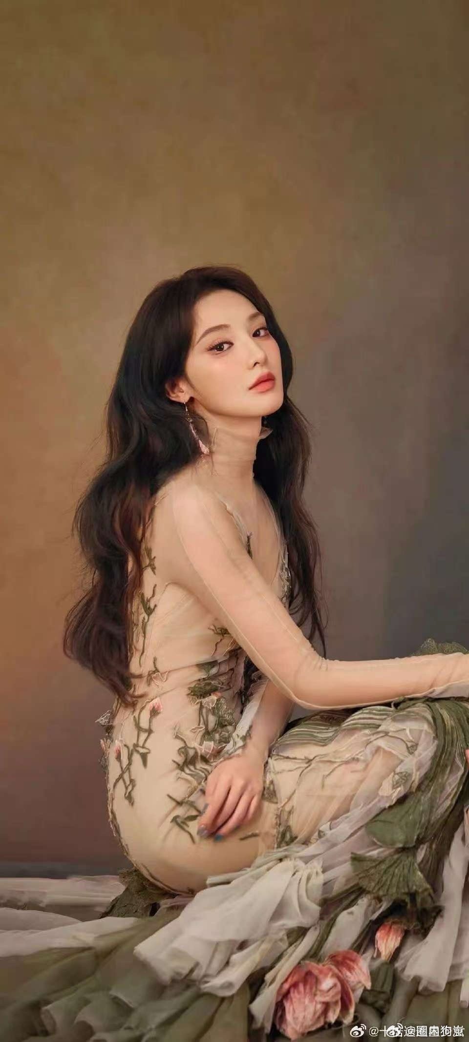 彭小苒古装女神爆改高智mommy 彭小苒真·古装天花板，现代装直接美成高智mom