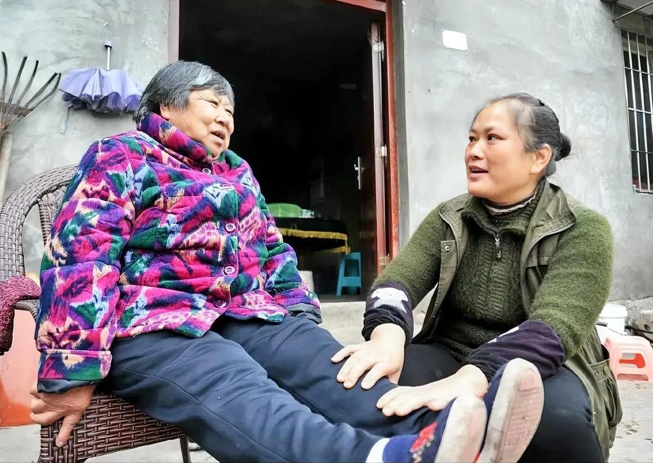 婆媳互相体谅才最好呢！很多人觉得婆媳是天生的“对头”，但其实并非如此。
婆媳相处