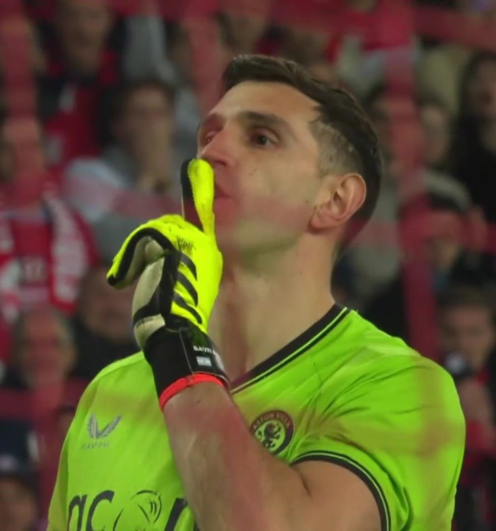 这里是法国？点球大战？[doge]不好意思，我是大马丁[酷]#阿根廷球迷俱乐部[