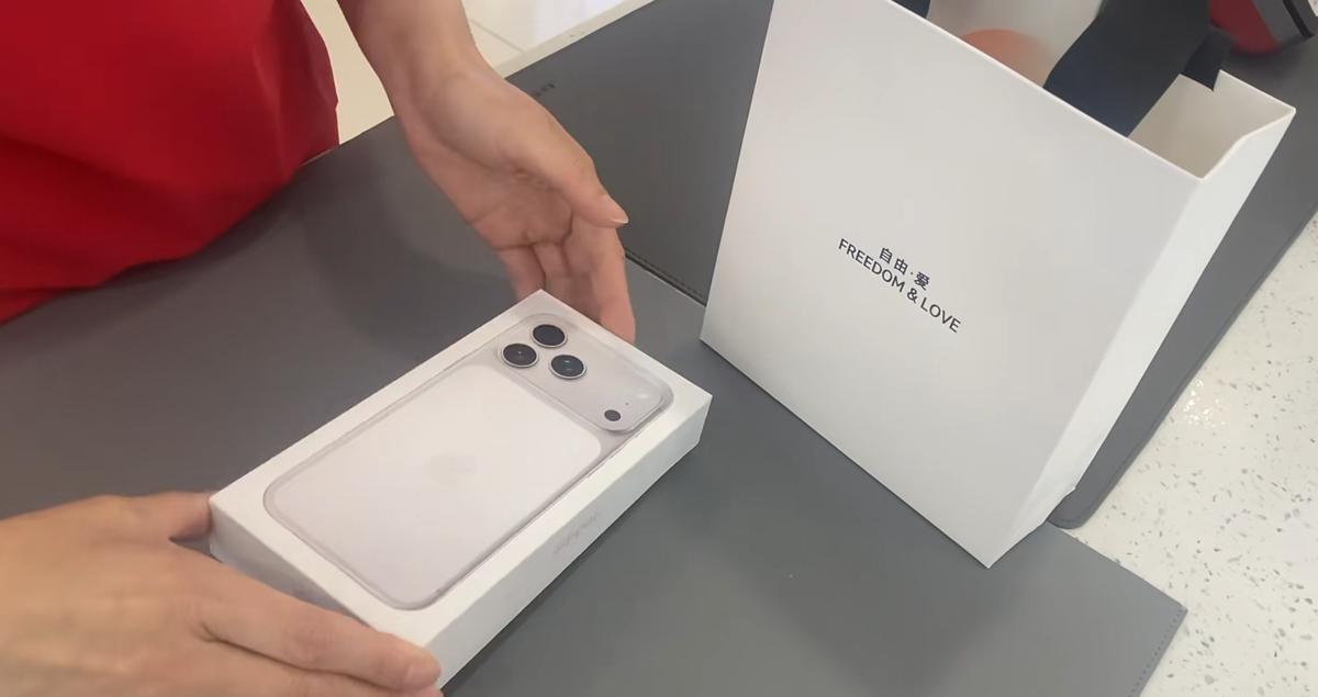 全网炸锅！iPhone一降价就主动退差价，胖东来这波操作真是赢麻了。说句心里话，