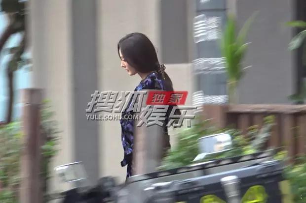 被拍到不是工作就是在健身，好自律的姐姐～杨幂艺术区工作路透 ​​​