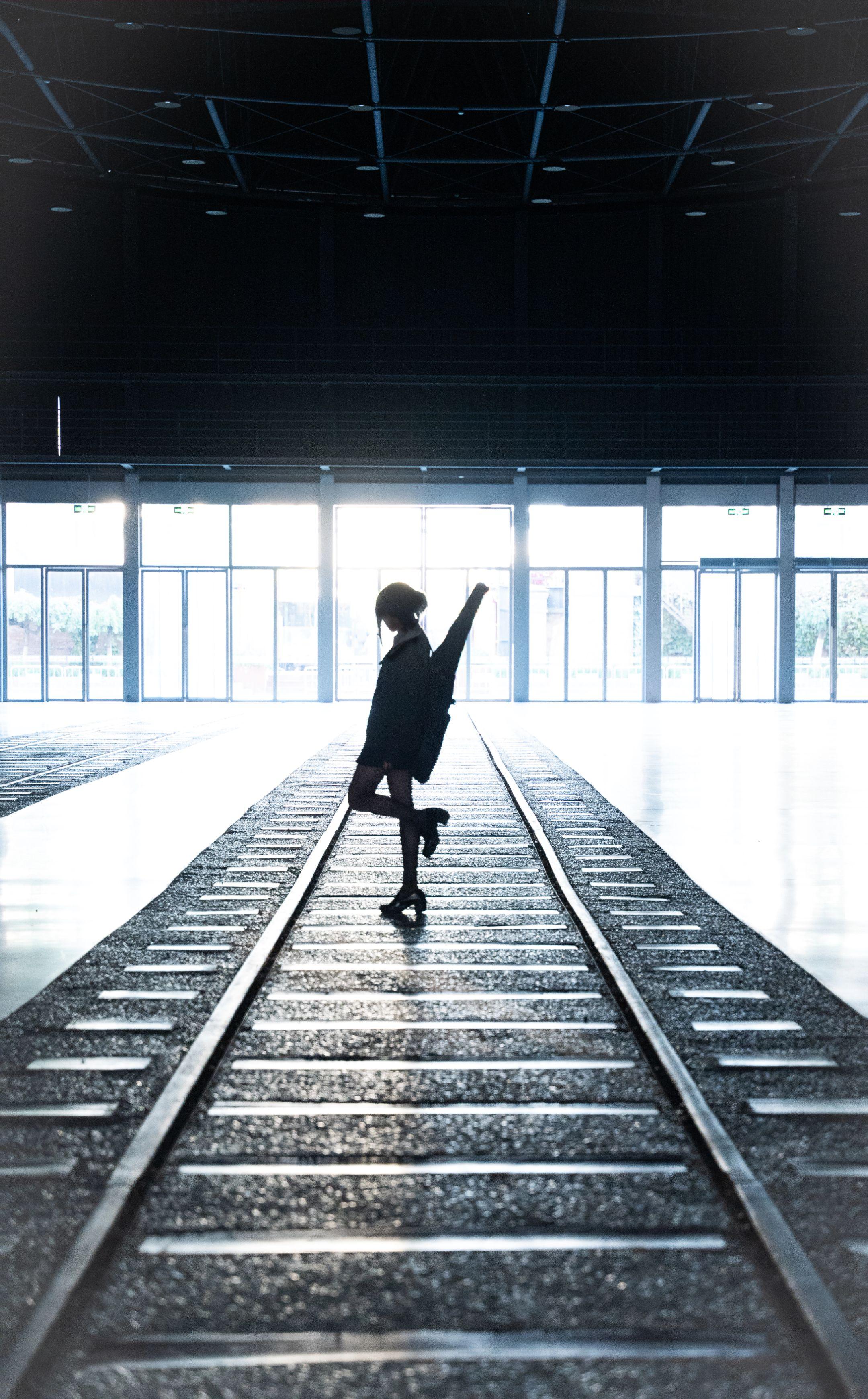 剪影好像二三次的桥梁。