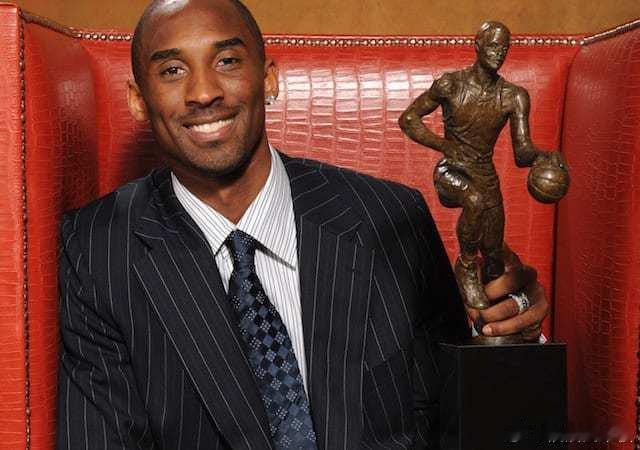 湖人队历史上的今天：科比荣获2008年NBA最有价值球员（MVP）！2003-0