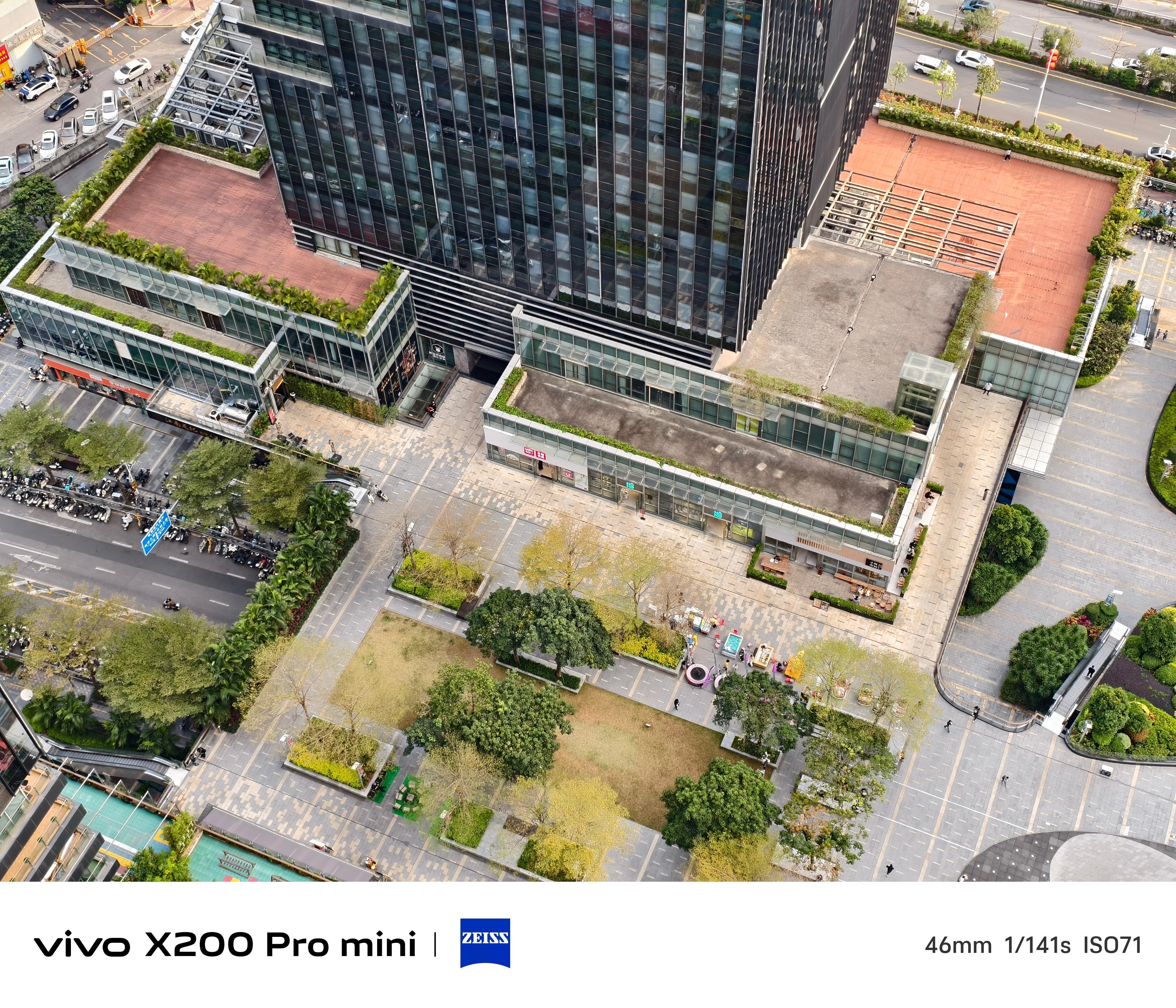 vivo X200 mini这个长焦日常也很够用了，大家觉得如何？[嘻嘻] 