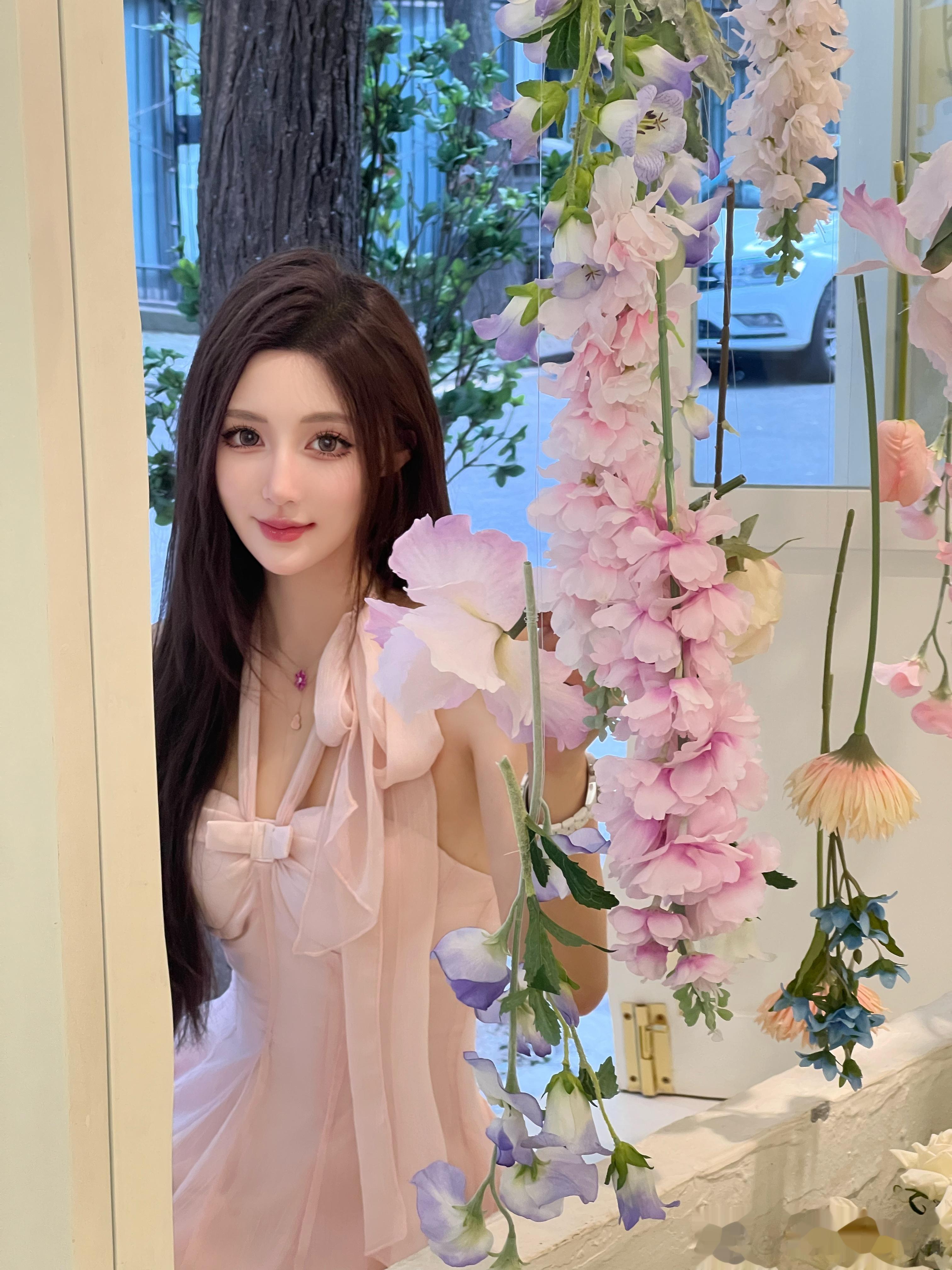 竹篱上停留着蜻蜓玻璃瓶里插满小小森林 ​​​