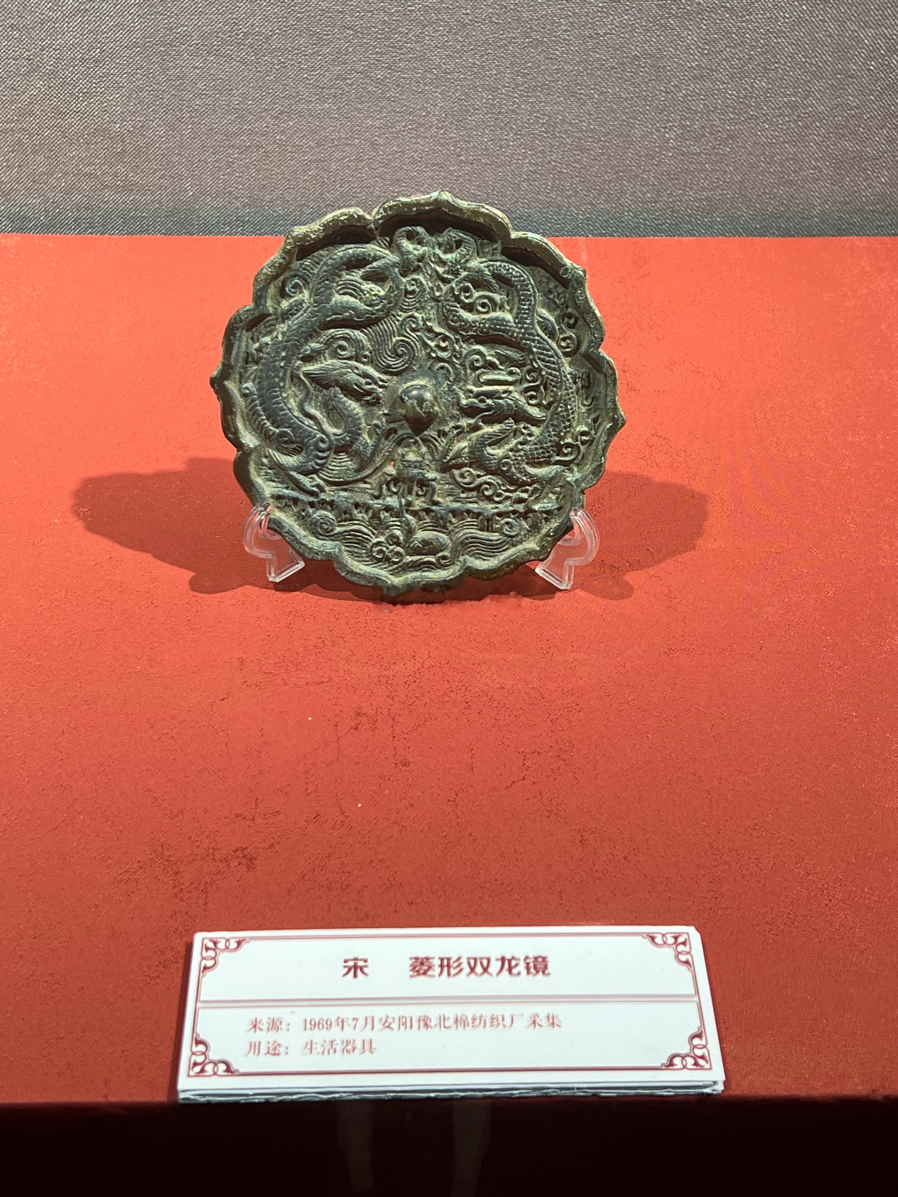 微雨众卉新，一雷惊蛰始。 ​​​