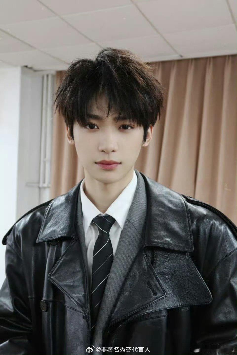 郑朋梦女帅成啥样了！！！ 