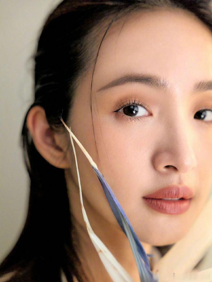 花少8 审美降级 花儿与少年 路透里嘉宾们个个接地气，搬行李、逛便利店的日常互动