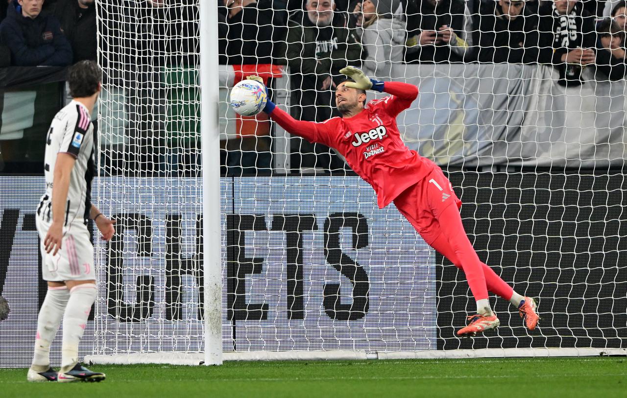 尤文图斯能4-0大胜比萨，关键在于扑住了对方的第一脚射门

咱摸着良心说，这球换