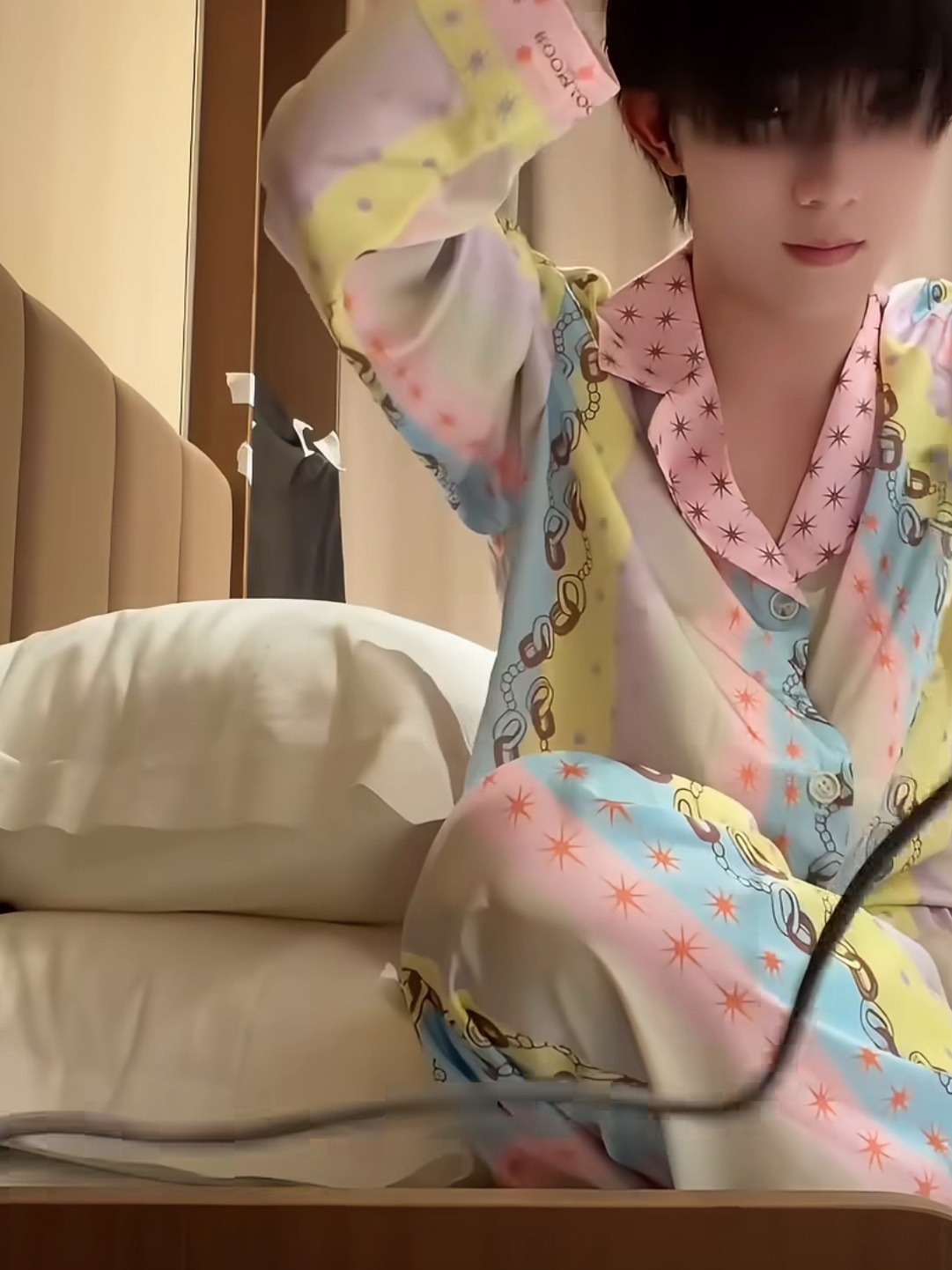 谁喜欢睡垫高的枕头我不嗦 