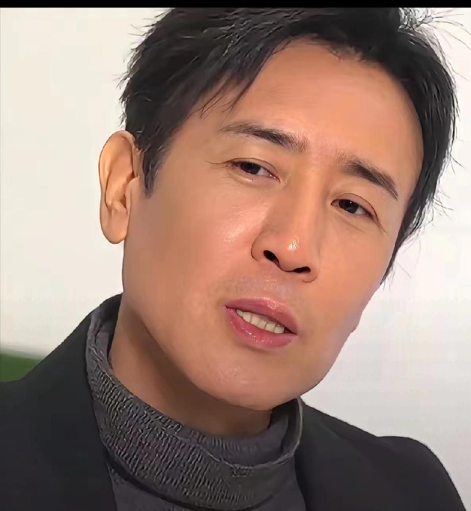 于和伟跨界创作惊艳四座！《团圆》一曲深情演网友盛赞其全才魅力

近期，演员于和伟