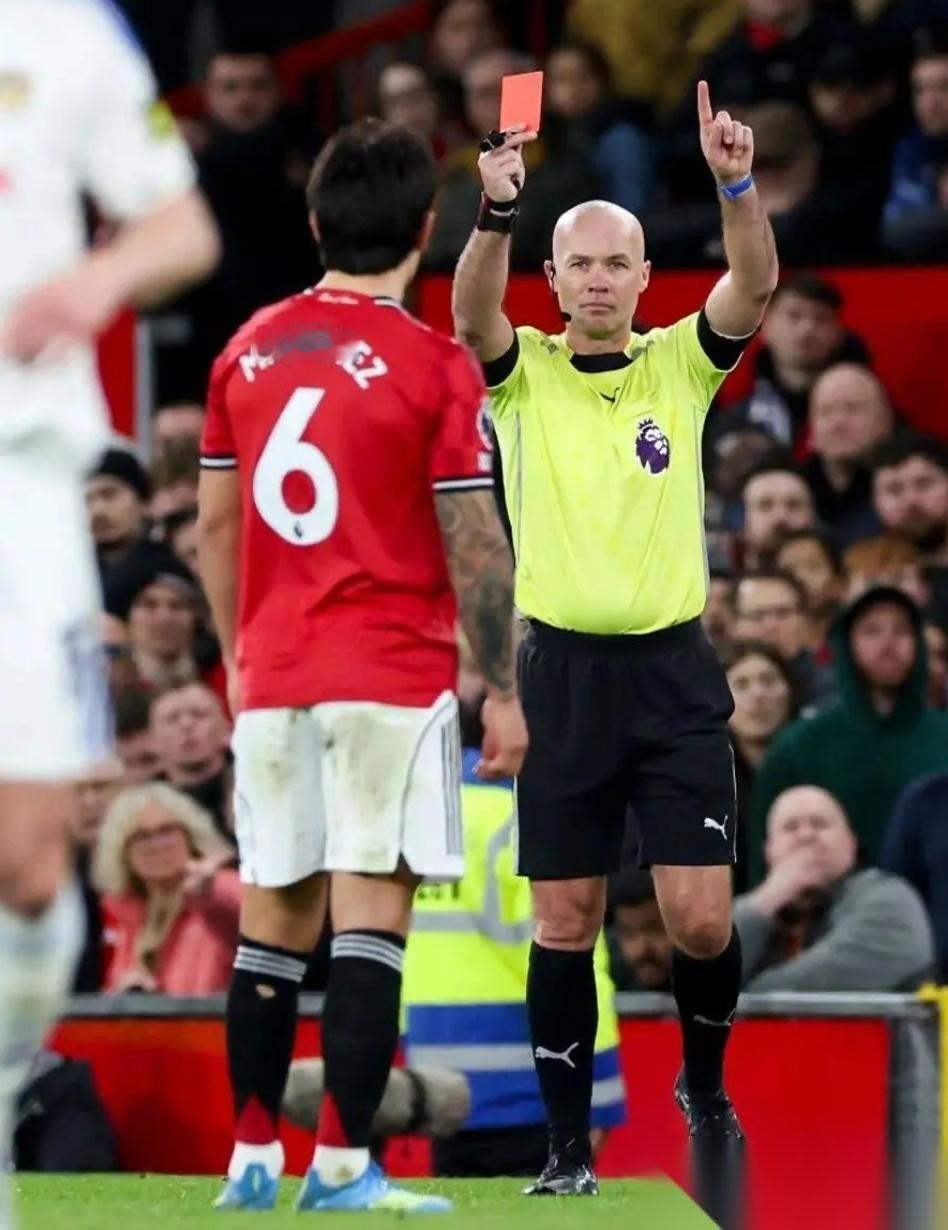 曼联爆冷1：2输给保级球队利兹联，身处降级区的热刺成为最大受害者，曼联这是不想和