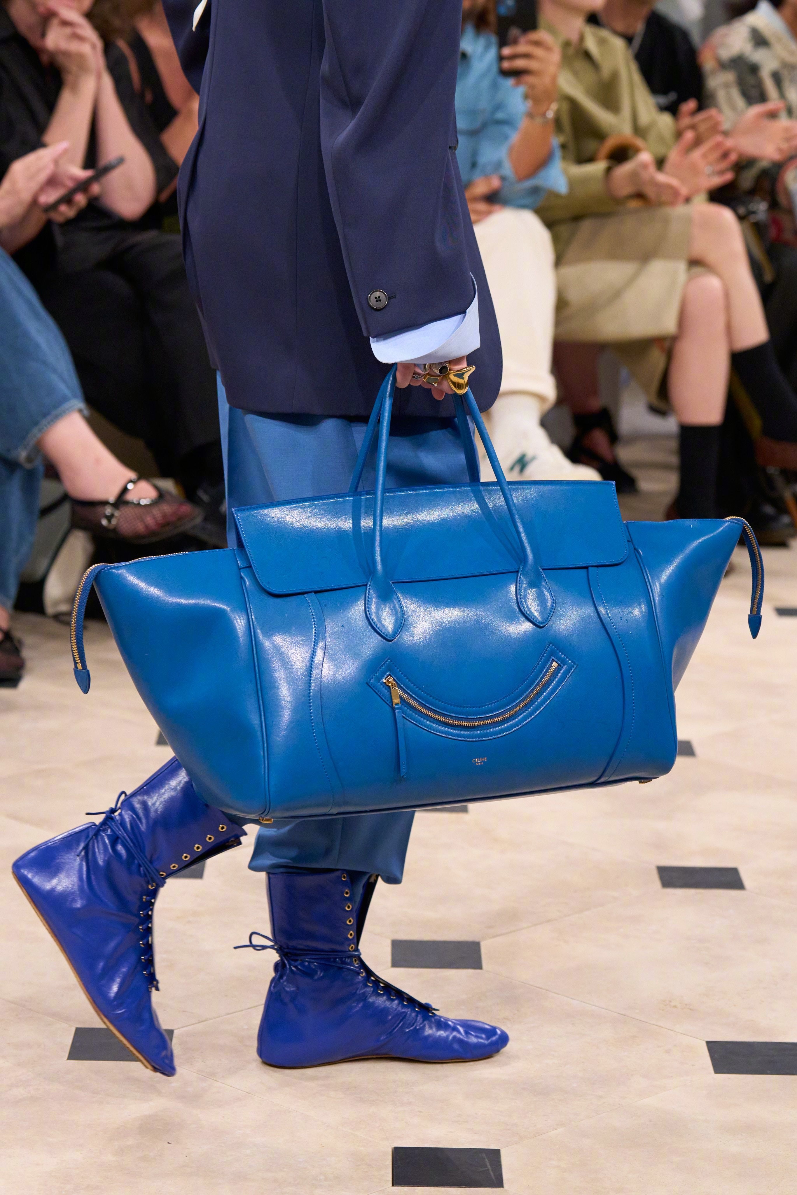 Celine 2026春夏系列发布秀🍃🌸——包品及鞋品细节。回归的Lugga