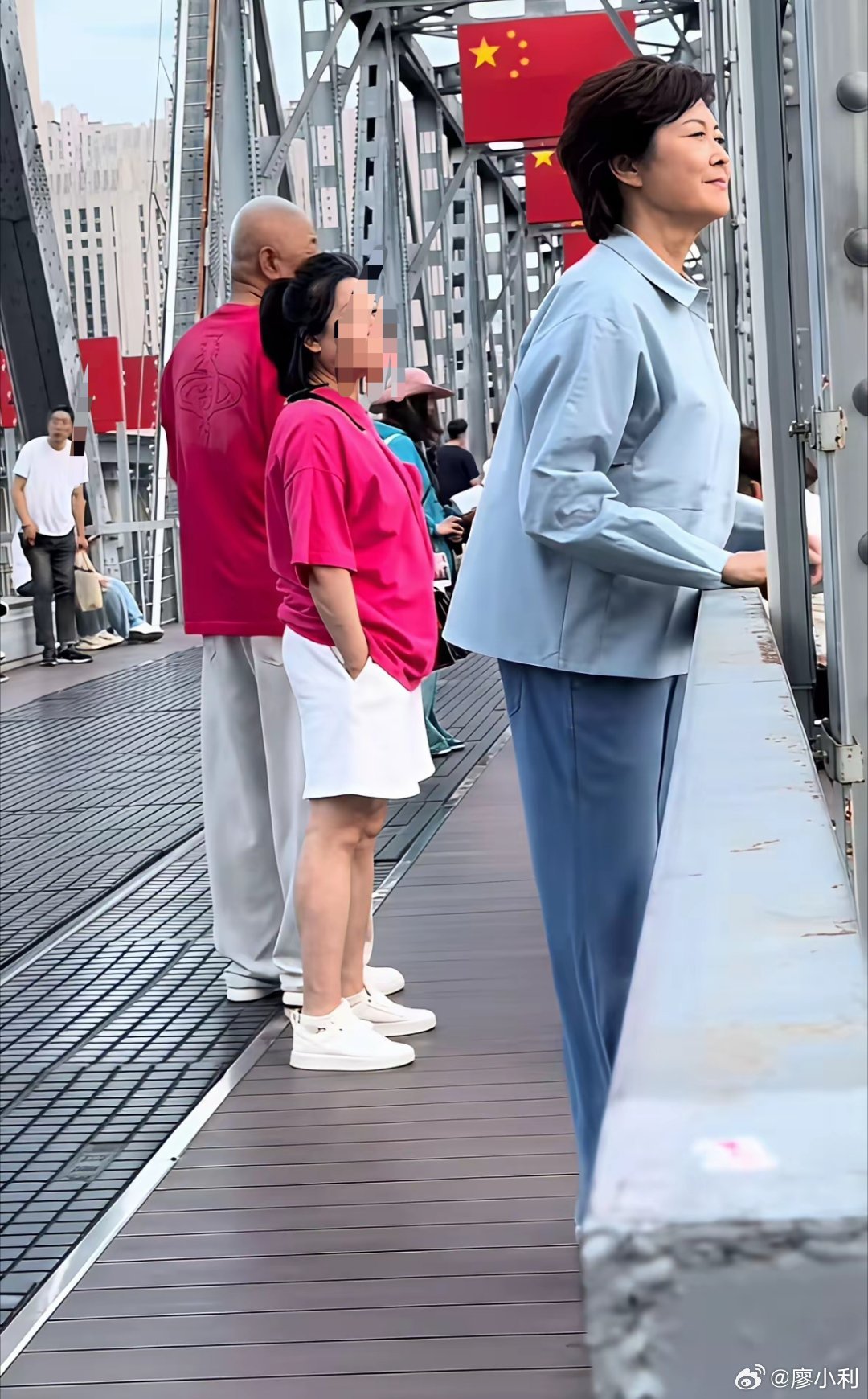 敬一丹曾称特别喜欢中年的状态敬一丹留给世人最后的真实身影，定格在6月哈尔滨的松花