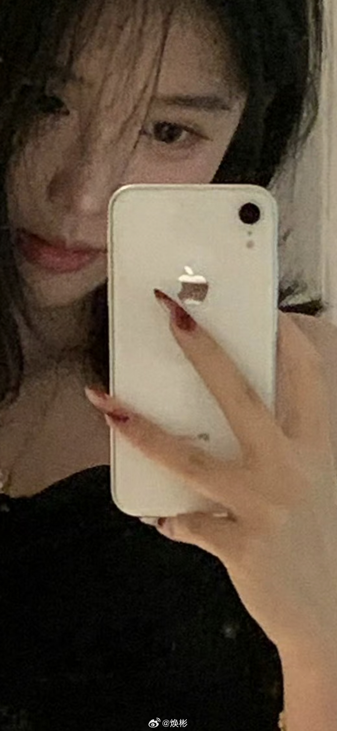 刷到一个好看的小姐姐还在用iPhone Xr！ 
