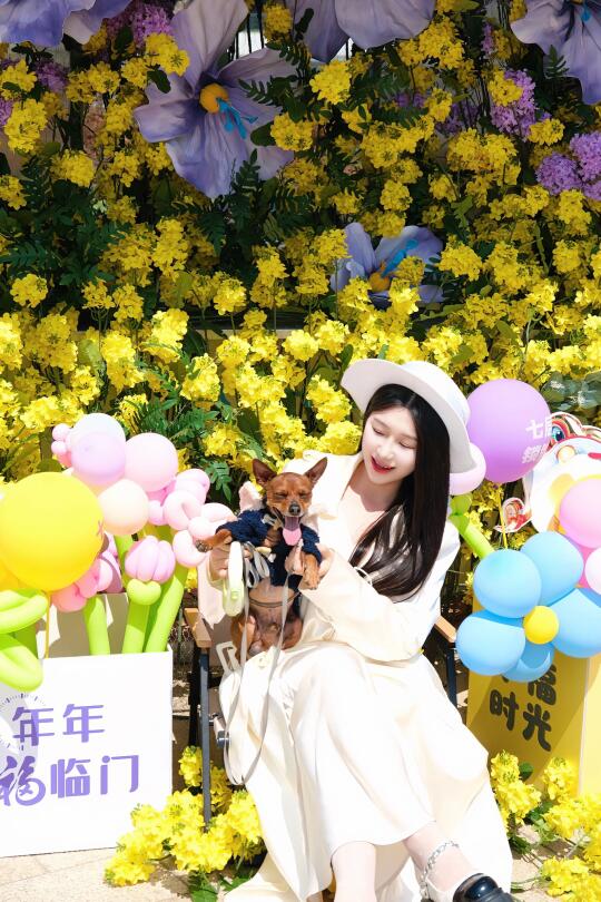 带宠物逛成都大悦城糖酒市儿简直泰酷辣