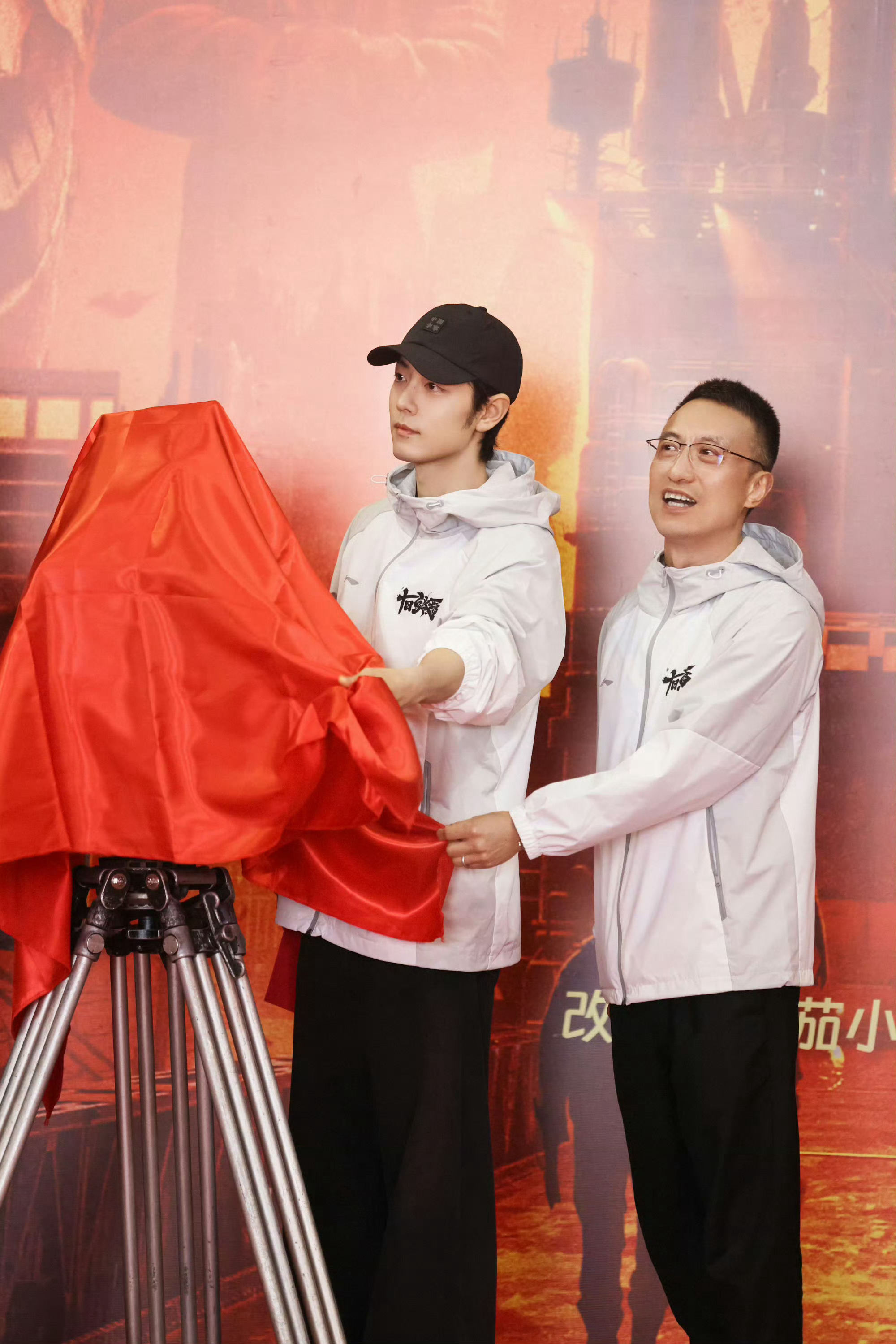 肖战十日终焉发言肖战 肖战在《十日终焉》开机发言：“大家刚一直在说天选，我觉得没