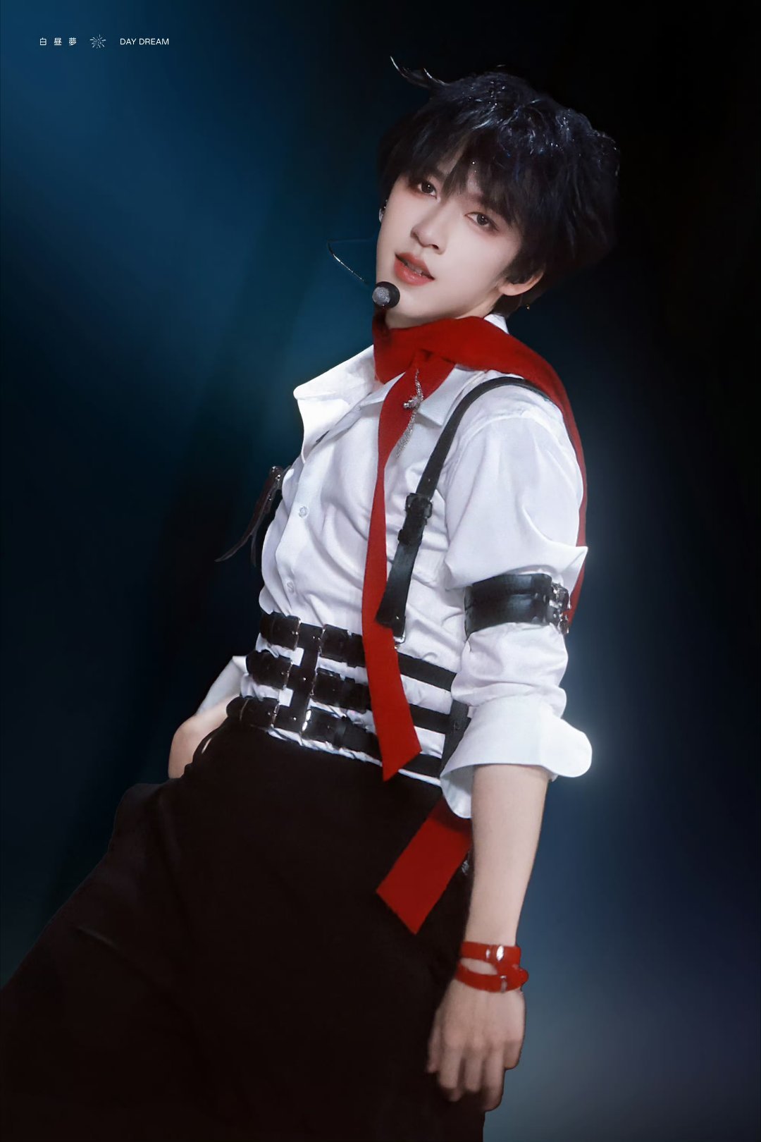 贺峻霖贺峻霖HUAWEI nova代言人💚 贺峻霖五十公里桃花坞6“春天的世界