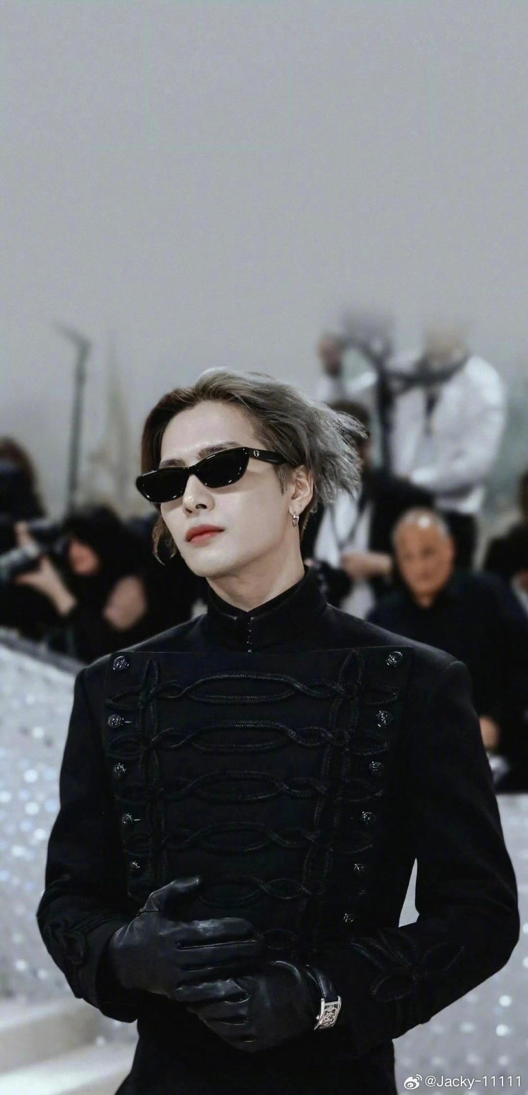 王嘉尔希望你们对自己好一点王嘉尔演唱会结束后发文：“感谢你们❤️I will b