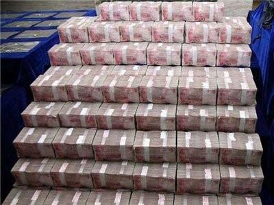 设想个天降横财的刺激场面：你运气爆棚，随手买彩票中了500万。扣完两成个税，本来