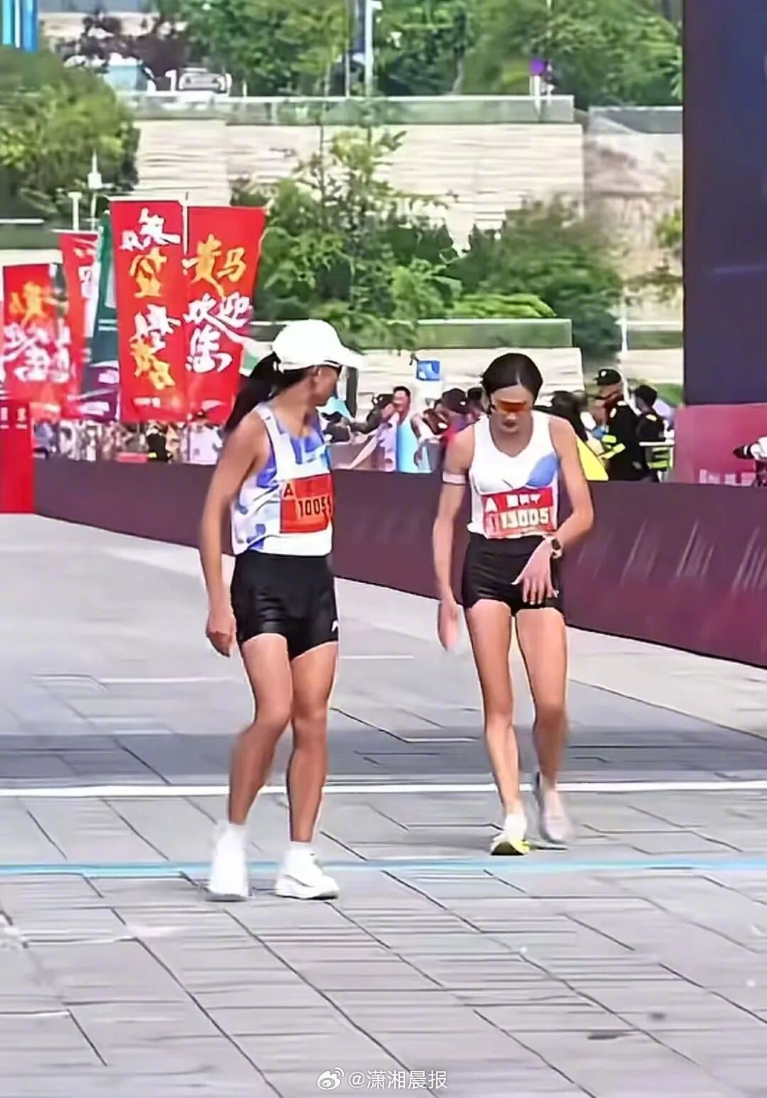 【女子#追到终点才知长发跑者不是女选手#，当事人：全程不敢松懈】6月14日，20