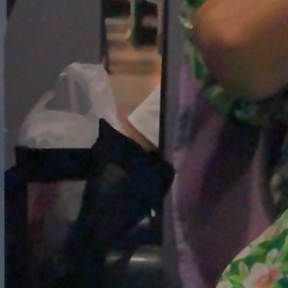 “在夏天喝着橘汁的汽水 看着橘黄色的日落想念着你” 