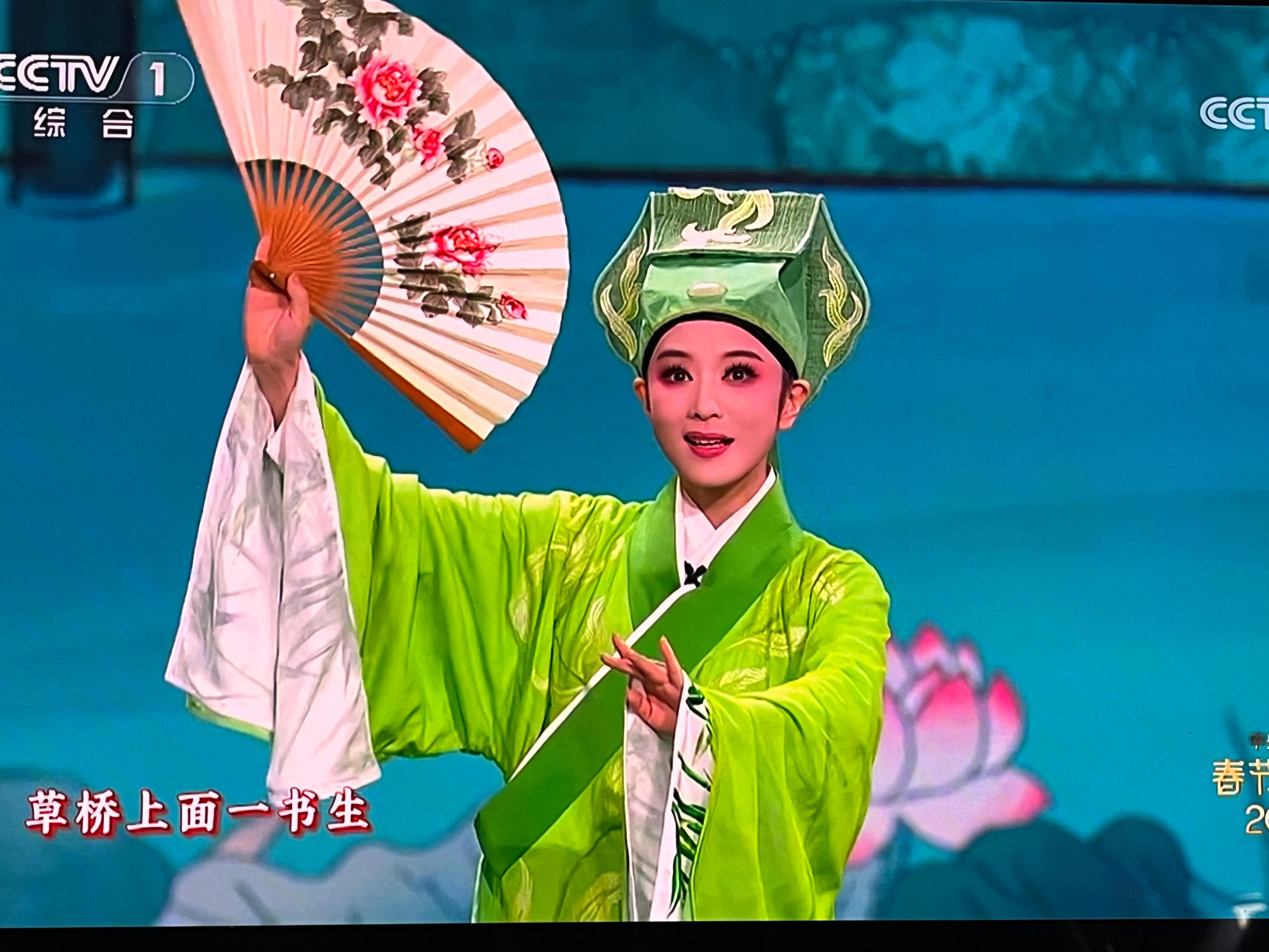 歌舞类节目撑起半边天！！戏剧随便一截都好美目前为止全家看得最认真的节目了 [举手