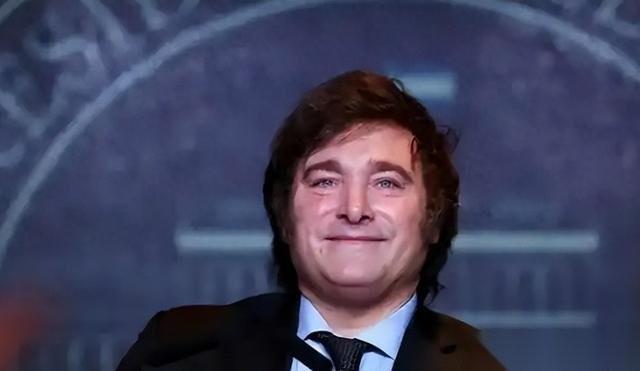 “要靠美国援助救经济？”阿根廷总统米莱上台时，可是把话撂这儿了。
真当华盛顿是搞