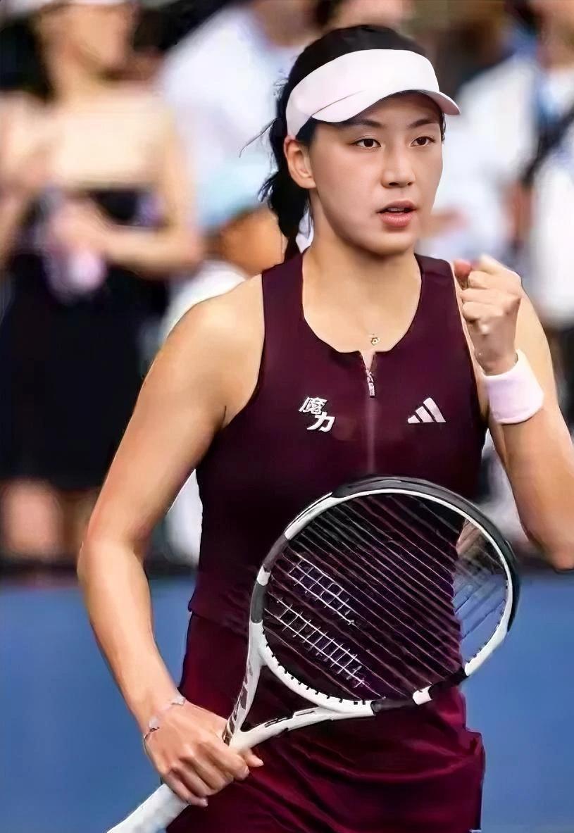 王欣瑜在美网三十二强门口，又停下了。
这场女单次轮对决，北京时间9月3日进行。面