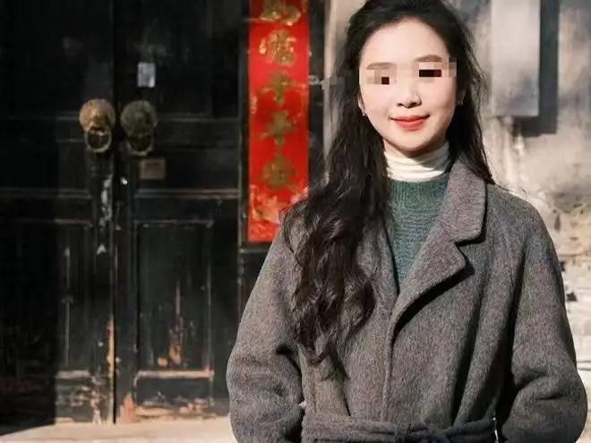 四川33岁女摊主因差评选择轻生，留下两个孩子，涉事者难以定罪

看完四川宜宾这起