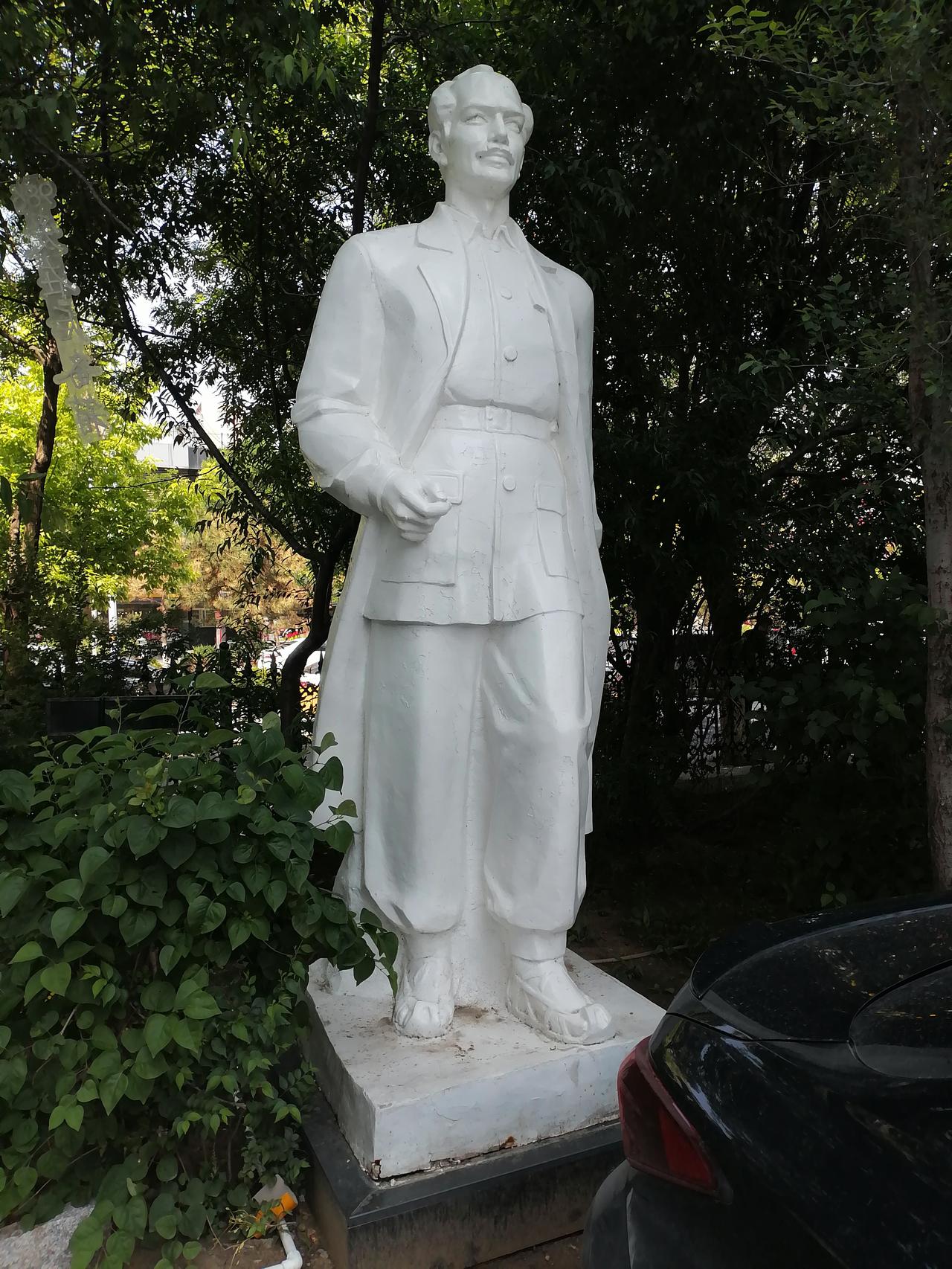 晒图笔记大赛国际主义战士白求恩同志，中国人民永远铬记您，向您雕像敬礼！