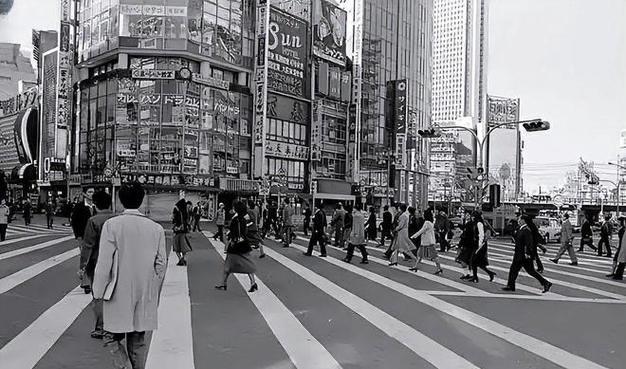 日失去三十年逆势增长赛道是把有限资源投向情绪慰藉、陪伴感事物

日本失去的三十年
