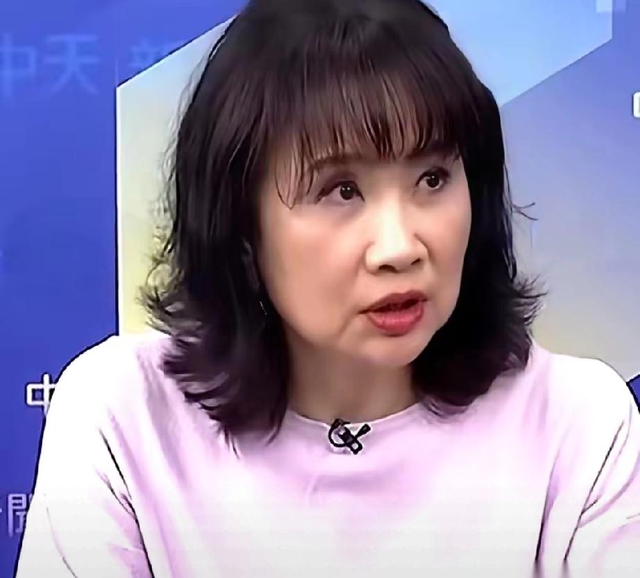 还得是陈凤馨，一句话，直接掀了国民党三张桌子。
第一张桌子，是金溥聪的。人不在马