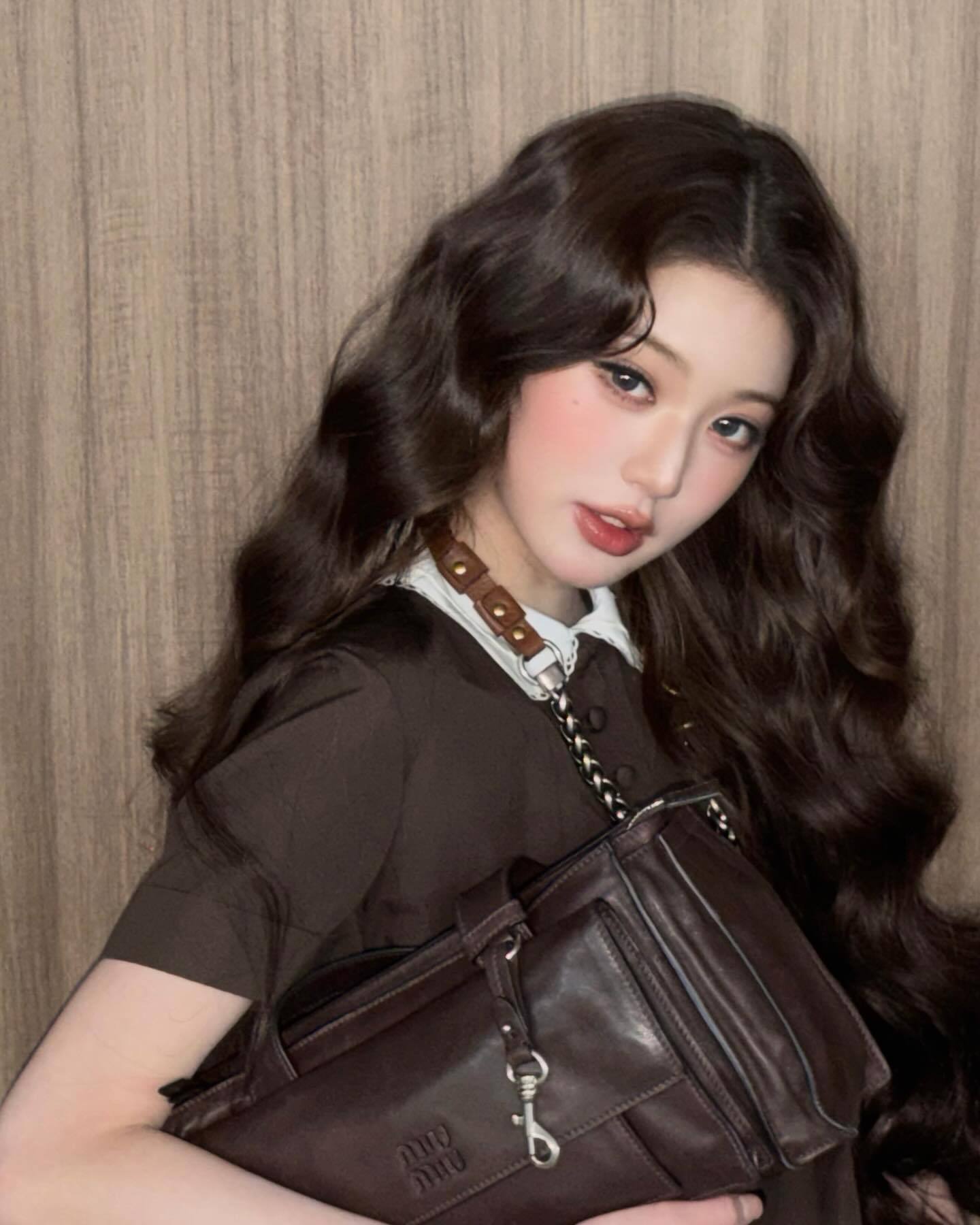 张元英复古洋娃娃张元英最新物料，Ins更新☕️ 