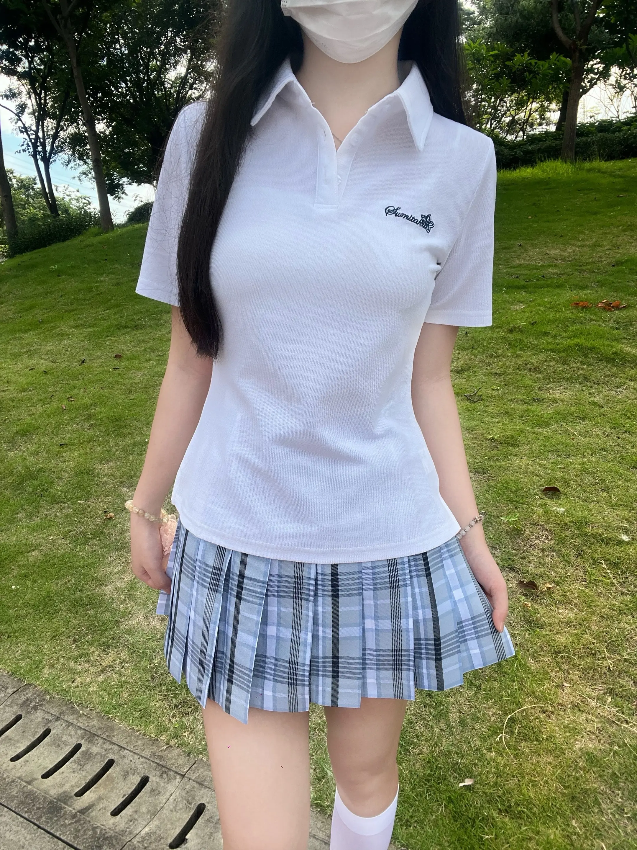 围着我转就好了 你哪有那么多自己的事情。
