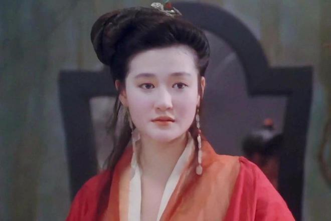 蔡澜，香港文化界的传奇人物，于2025年6月25日离世，享年84岁。作为香港“四