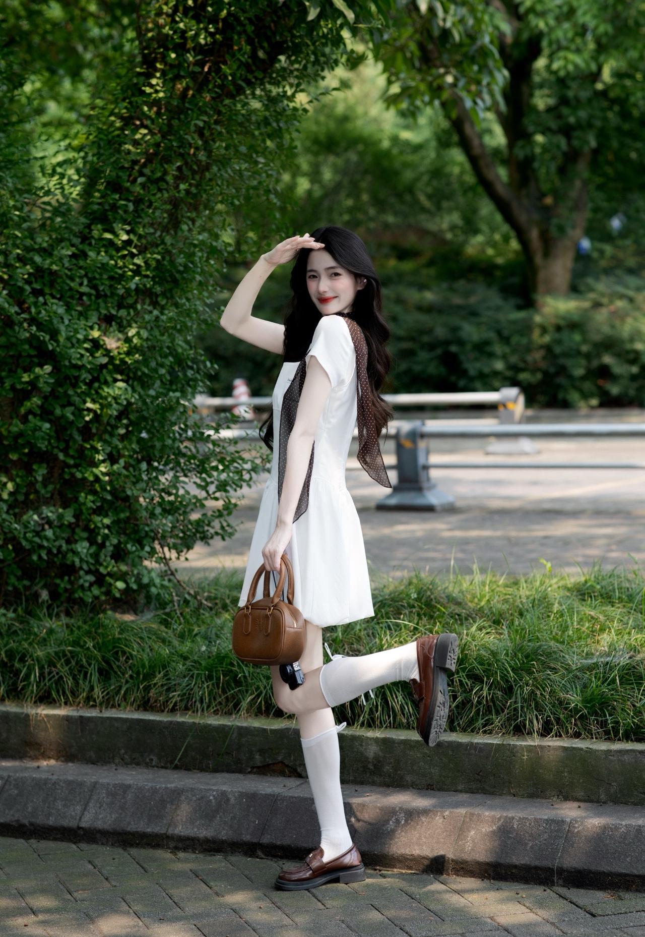 夏日白月光少女感夏日ootd 超出片的度假风穿搭 晒出你的出片ootd穿搭 白月