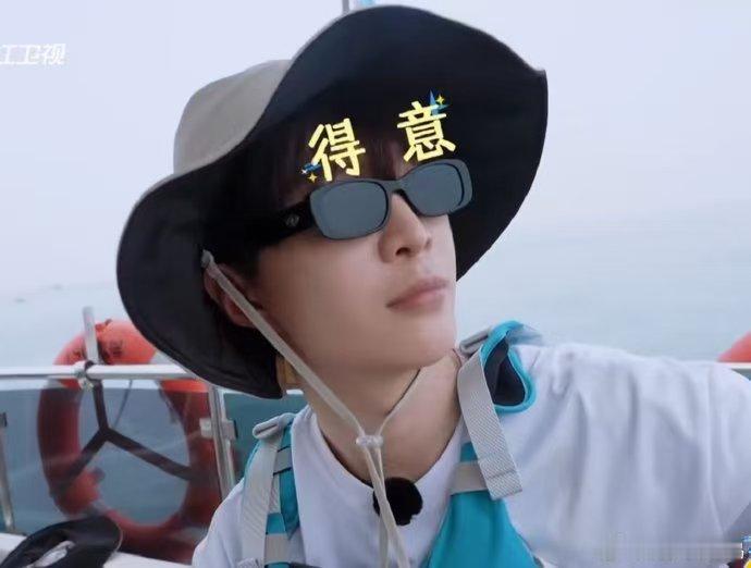 范丞丞一种很新的扩音器决斗范丞丞跑男最严厉的纪律委员 跑男新名场面来了！别人用扩