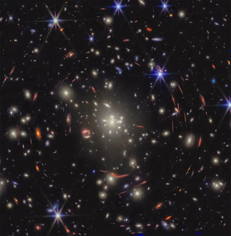 宇宙学界正面临一场持续多年的“冷战”。大家早就知道宇宙在膨胀，但对于“膨胀有多快