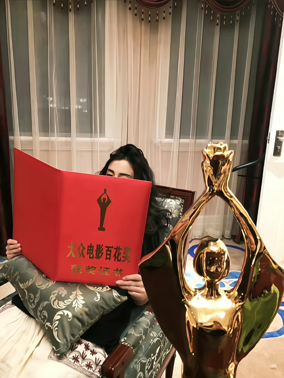 内娱颜永一  不p图，不炒作，不买断生图，是红毯女王，是杨不修 她就是angel