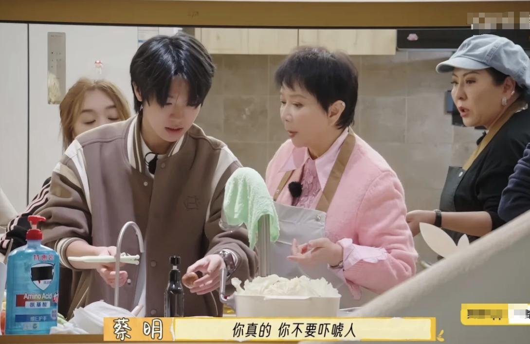 牛在在：《一路繁花》里的“牛马”，受伤也不说，真实到让人心疼牛在在在节目里的表现