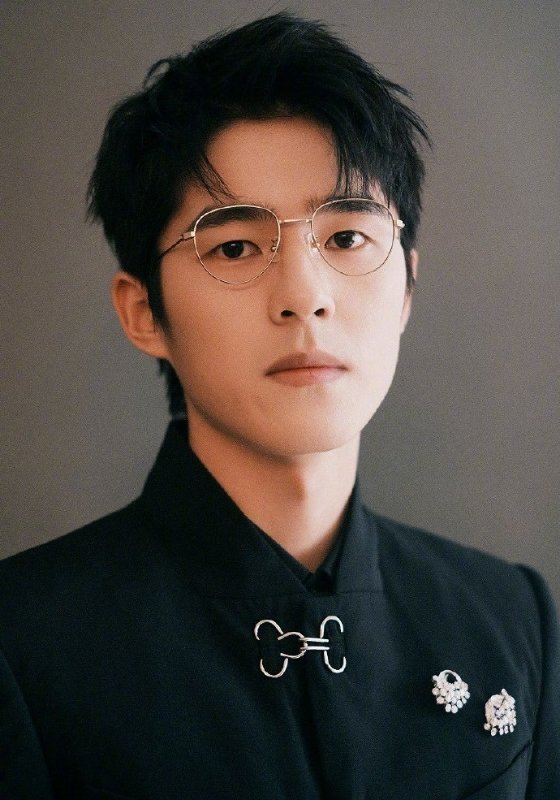 杨紫琼刘昊然出演魔方小姐就冲着这个海报也想去看看了，杨紫琼和刘昊然的合作想必一定