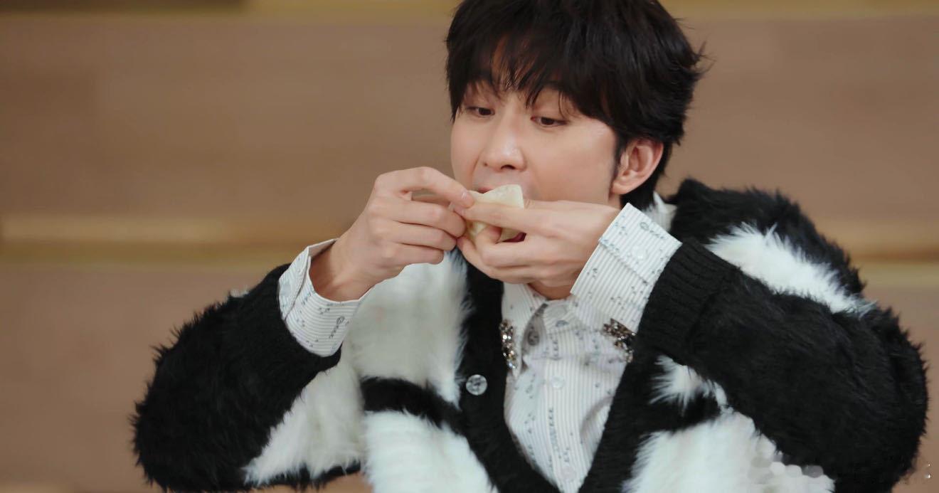 喜人连吃饭都有节目 这些人简直就是人均800个心眼子，一个吃饭都能闹出这么多好玩