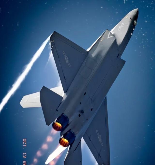 惊了！不止咱们中国人，估计全世界都没料到，美国媒体会给歼-35下这么个定义！当地