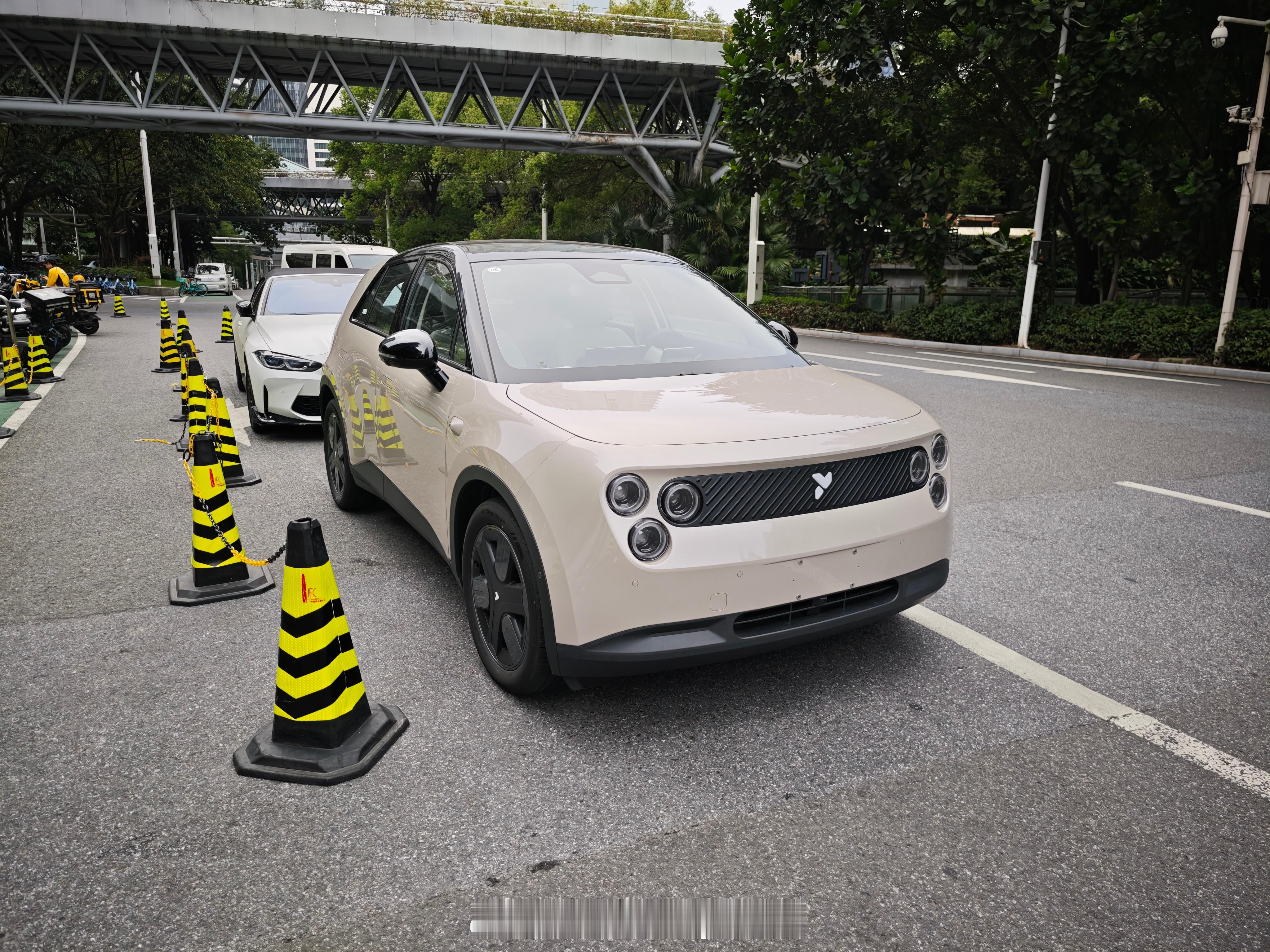 作为曾经两台 Mini 的车主，以及现任 R55s 的车主，我本身就对精致的 A