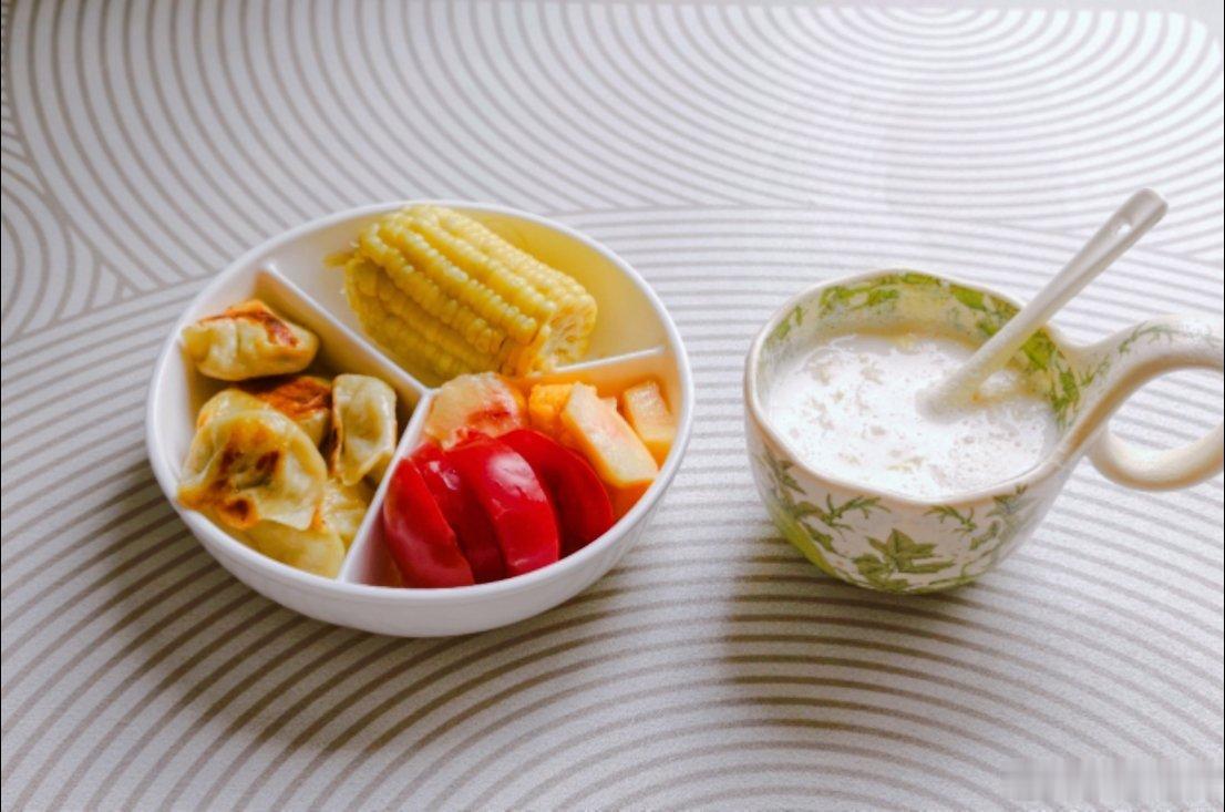 简单早餐，自在生活。 