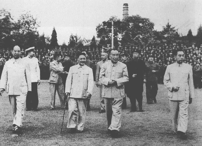 1960年5月16日至28日，炮兵院校政治工作会议在北京召开。5月29日，周恩来
