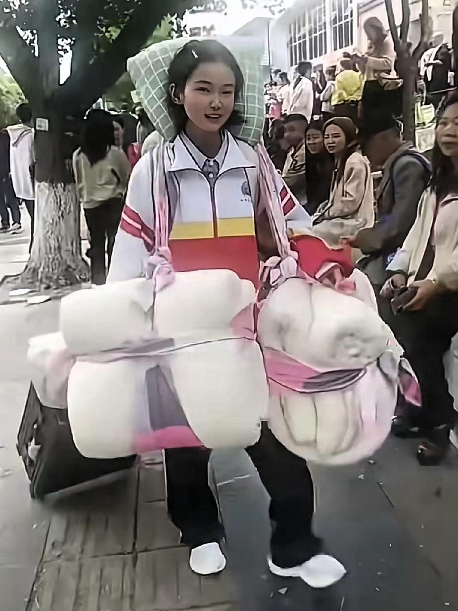 大家发现没？今年高考成绩出来后，刷屏的全是一个个"寒门"故事，不再是哪个富家子弟